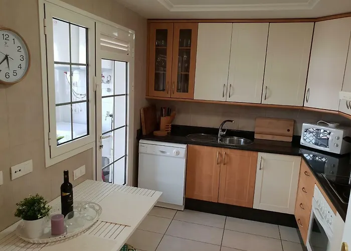 Appartement Terrazas Del Duque 2, Terrace, Sea View, Only 300 M To Beach, Heated Pool, Wifi Internet, Dishwasher, Washing Machine