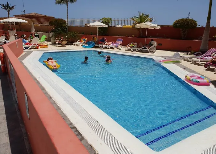 Appartement Terrazas Del Duque 2, Terrace, Sea View, Only 300 M To Beach, Heated Pool, Wifi Internet, Dishwasher, Washing Machine